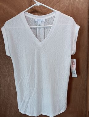 Bunulu White V-Neck Women's Top